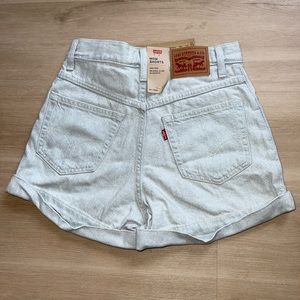 Levi’s Mom Shorts Light Blue High Wasted Jean